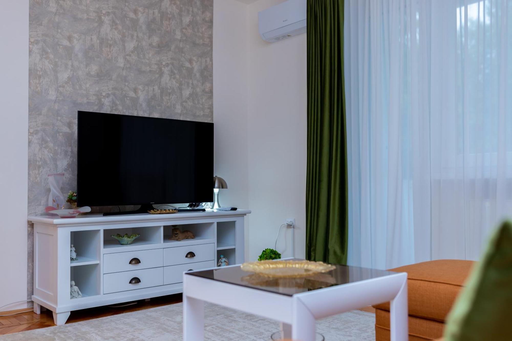 Apartament Octavia ฮูเนโดอารา ภายนอก รูปภาพ